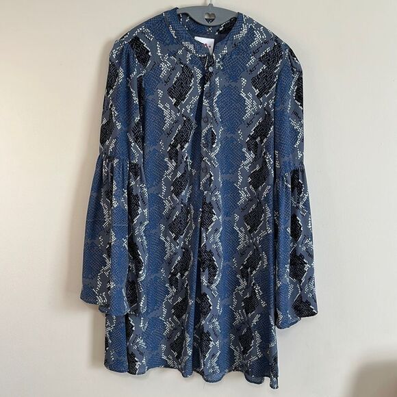 Buddy Love Wide Sleeve Dress - Picture 1 of 5